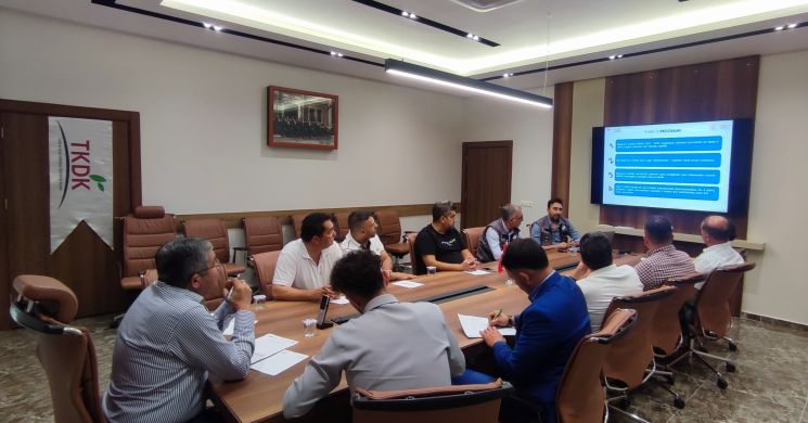 Odamız ev sahipliğinde Başvuru Kabul Uzmanı Mehmet Yavuz ve Nebi Küçükköken'in sunumuyla TKDK destekIi IPARD III 7. Başvuru Bilgilendirme Semineri gerçekleşti.
